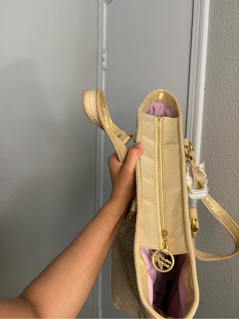 Coach Vintage Beige Signature Canvas Tote with Gold Trim - Picture 7 of 8
